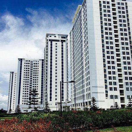 Ron'S Condo Overlooking The Lake Tagaytay City Esterno foto