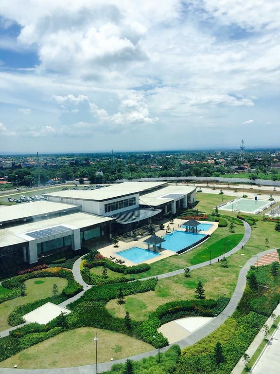 Ron'S Condo Overlooking The Lake Tagaytay City Esterno foto